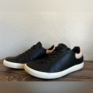 ECCO WOMEN'S SOFT 7 STREET SNEAKER  SIZE‎ 8-8.5